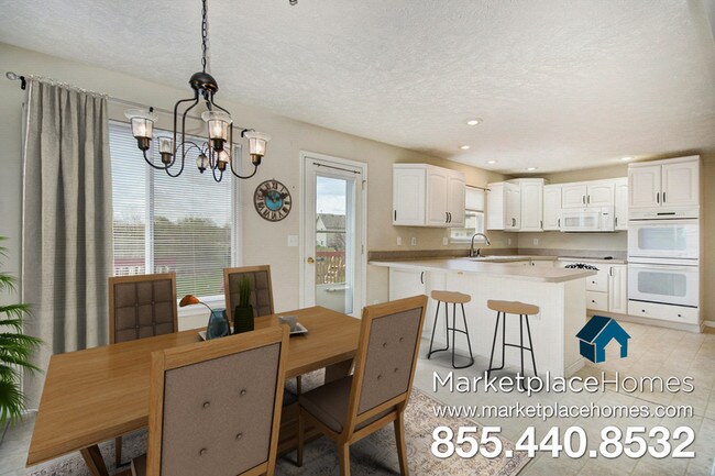 Building Photo - 452 Coventry Ln