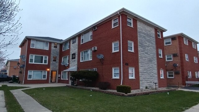 Primary Photo - 6940 W 65th St