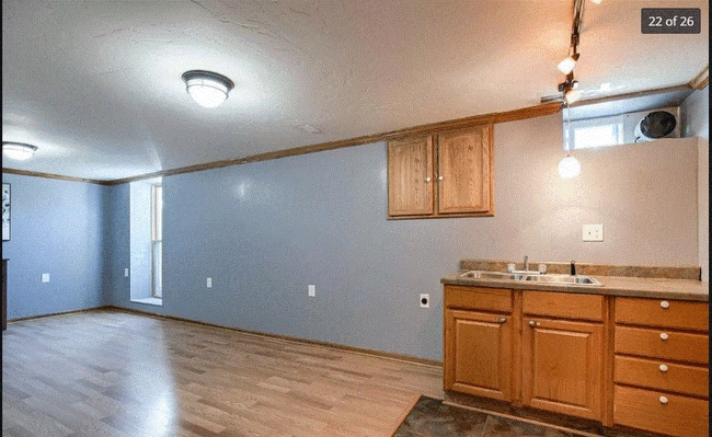 Building Photo - 923 S 24th St