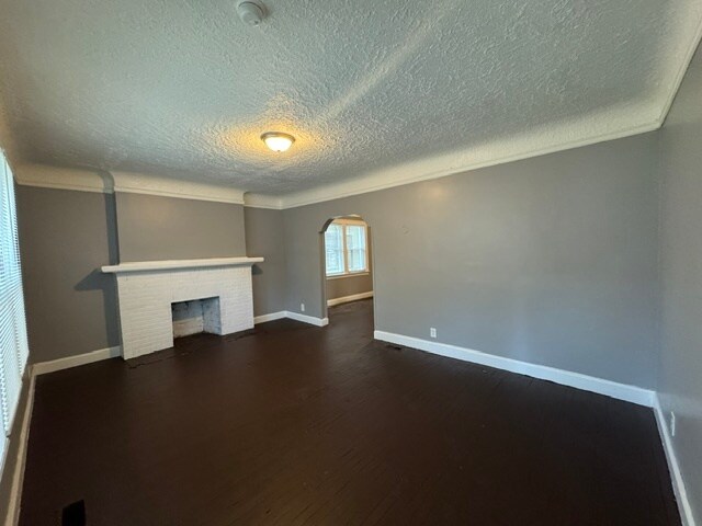 Building Photo - 9283 Pinehurst St