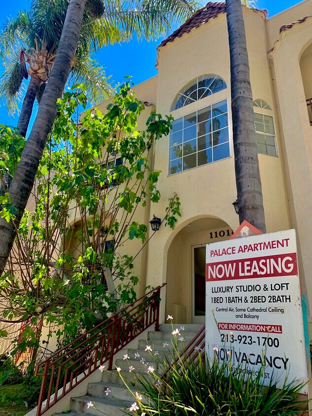 Foto principal - 11018 Morrison St