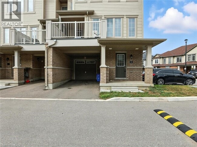 Building Photo - 755 Linden Dr