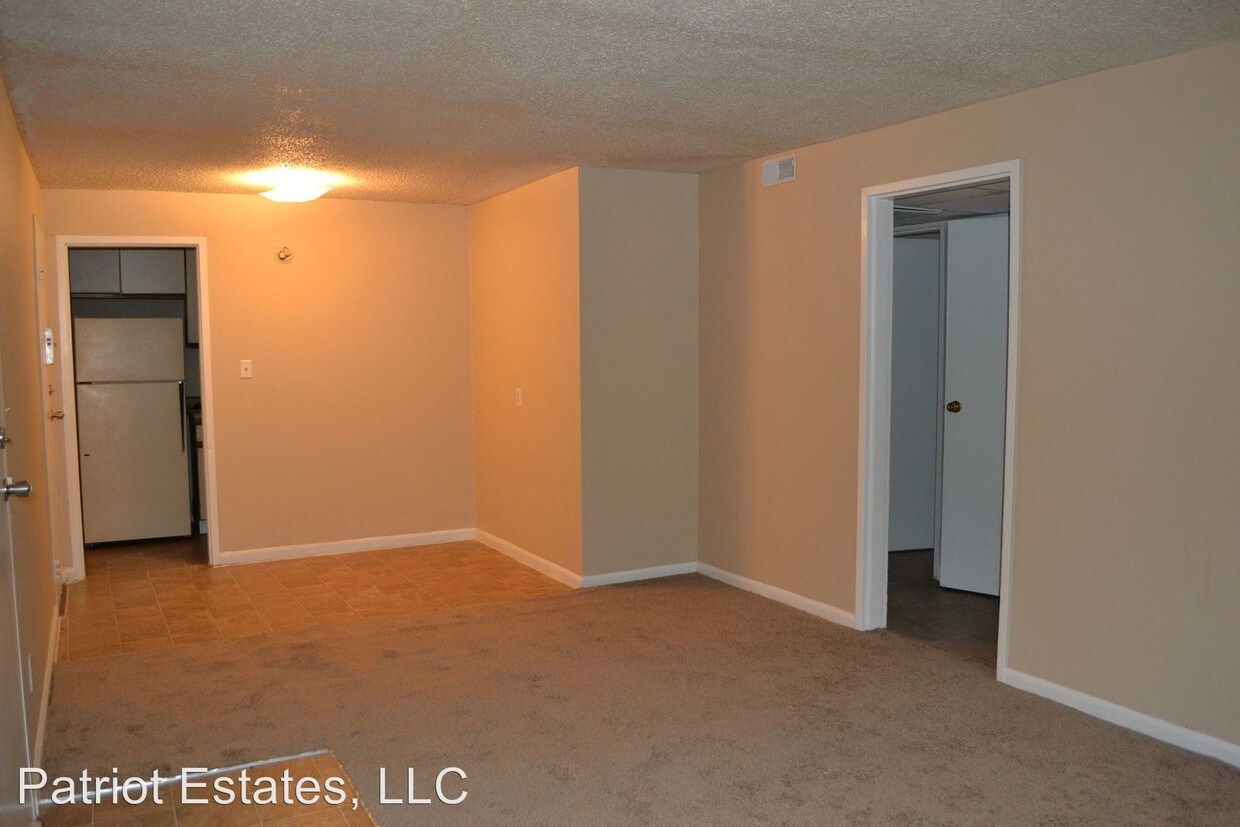 Primary Photo - 2 br, 1 bath Apartment - 216 N. Webster