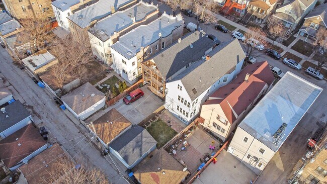 Foto del edificio - 2418 N Lawndale Ave