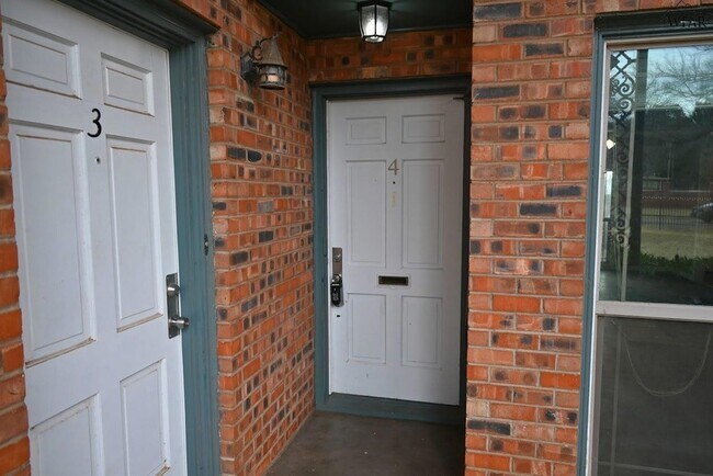 Foto del edificio - 1801 Rose St