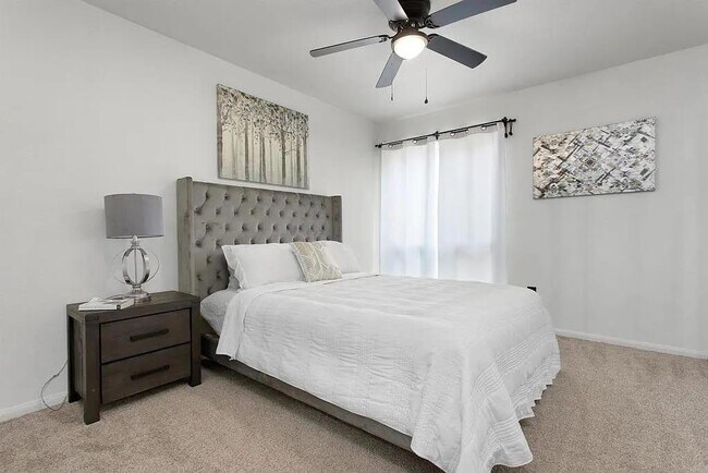 Foto del edificio - 830 W Lincoln Ave