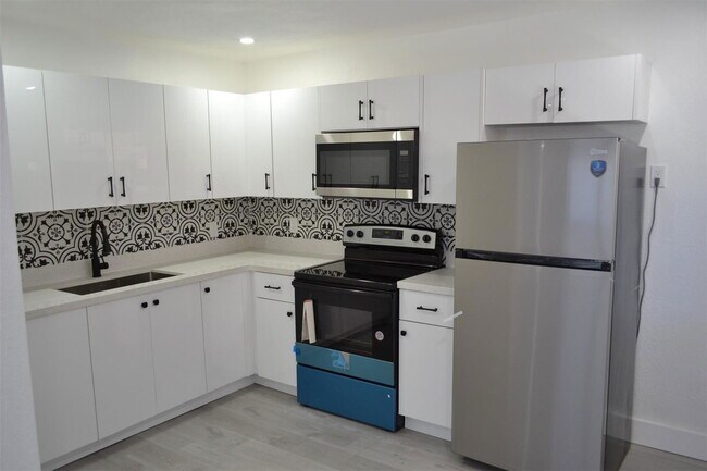 Foto del edificio - 920 NW 8th Ave