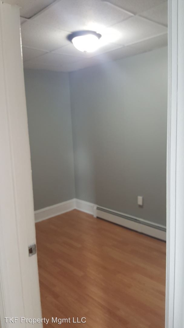 Building Photo - 10 Graham Ave