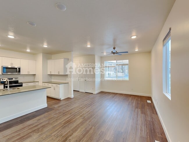 Building Photo - 6708 Bluestem Lane