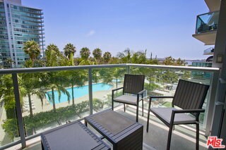 Building Photo - 13700 Marina Pointe Dr