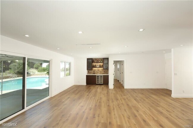 Foto del edificio - 3 br, 3 bath House - 17173 Lorillard St