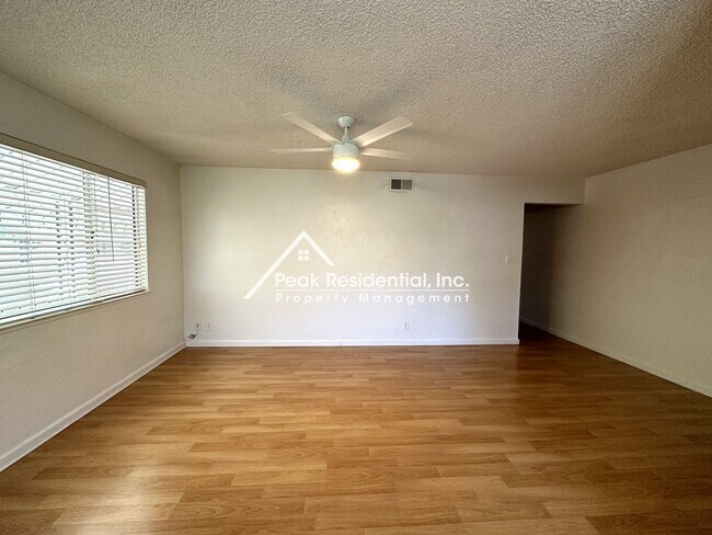 Foto del edificio - 2bd/1ba Condo with 1 Car Garage- Minutes F...