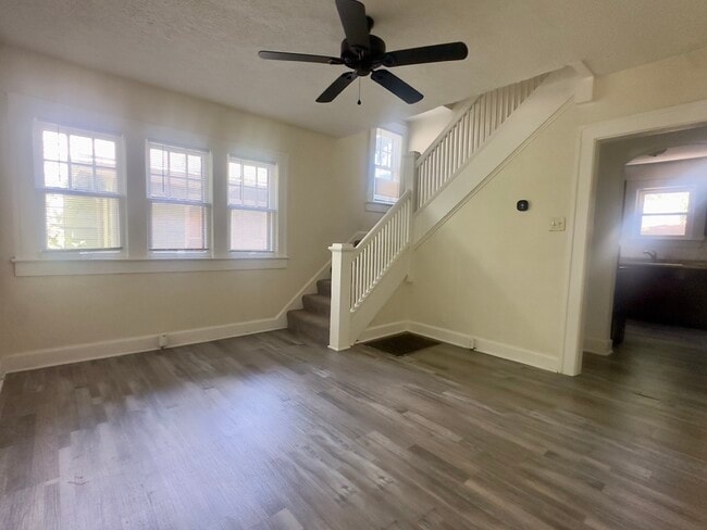 Building Photo - 3245 Boulevard Pl