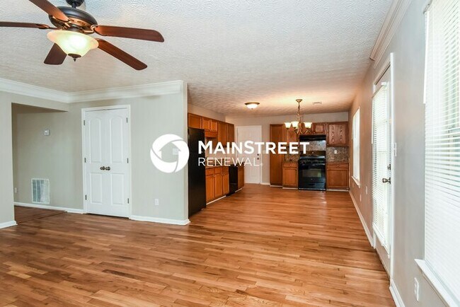 Foto del edificio - 4 Bedroom Pet-Friendly Home in Austell, GA...