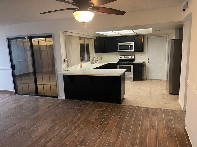 Foto del edificio - 3019 West Myrtle Ave