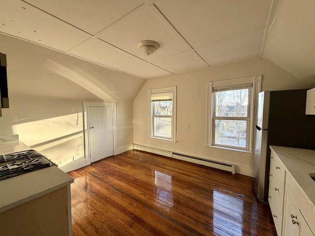 Building Photo - 94 Morrison Ave