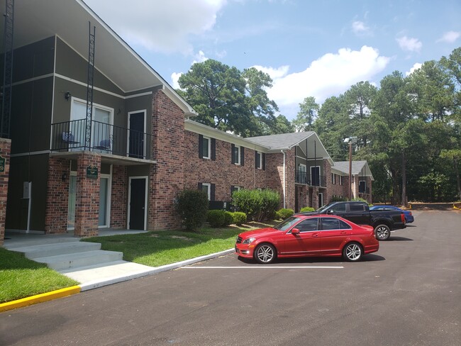 Building Photo - Lamplighter Apartments