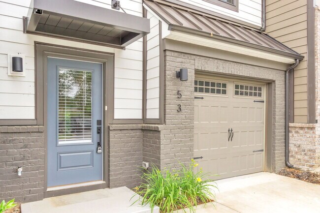 Building Photo - 53 Connaught Ct