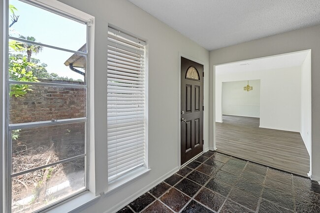 Foto del edificio - 2326 Turtle Creek Dr