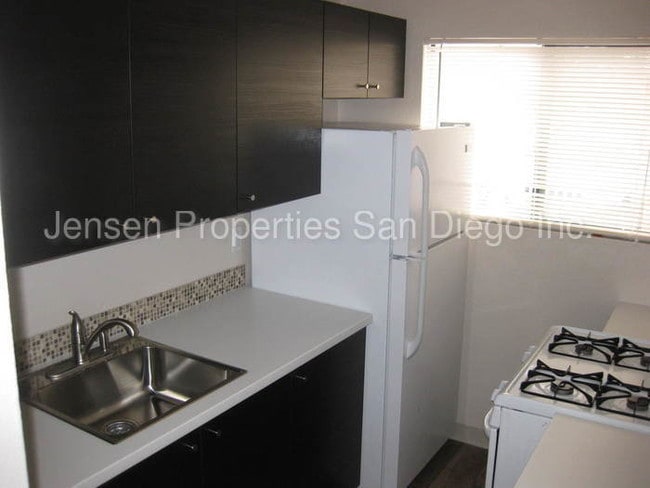 Building Photo - 3239 Mission Blvd