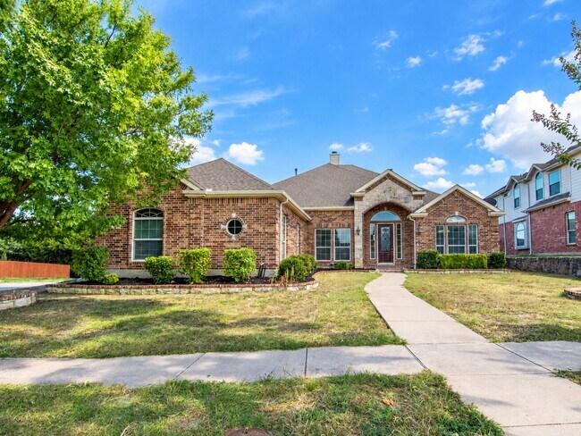 Building Photo - 1418 E Oates Rd