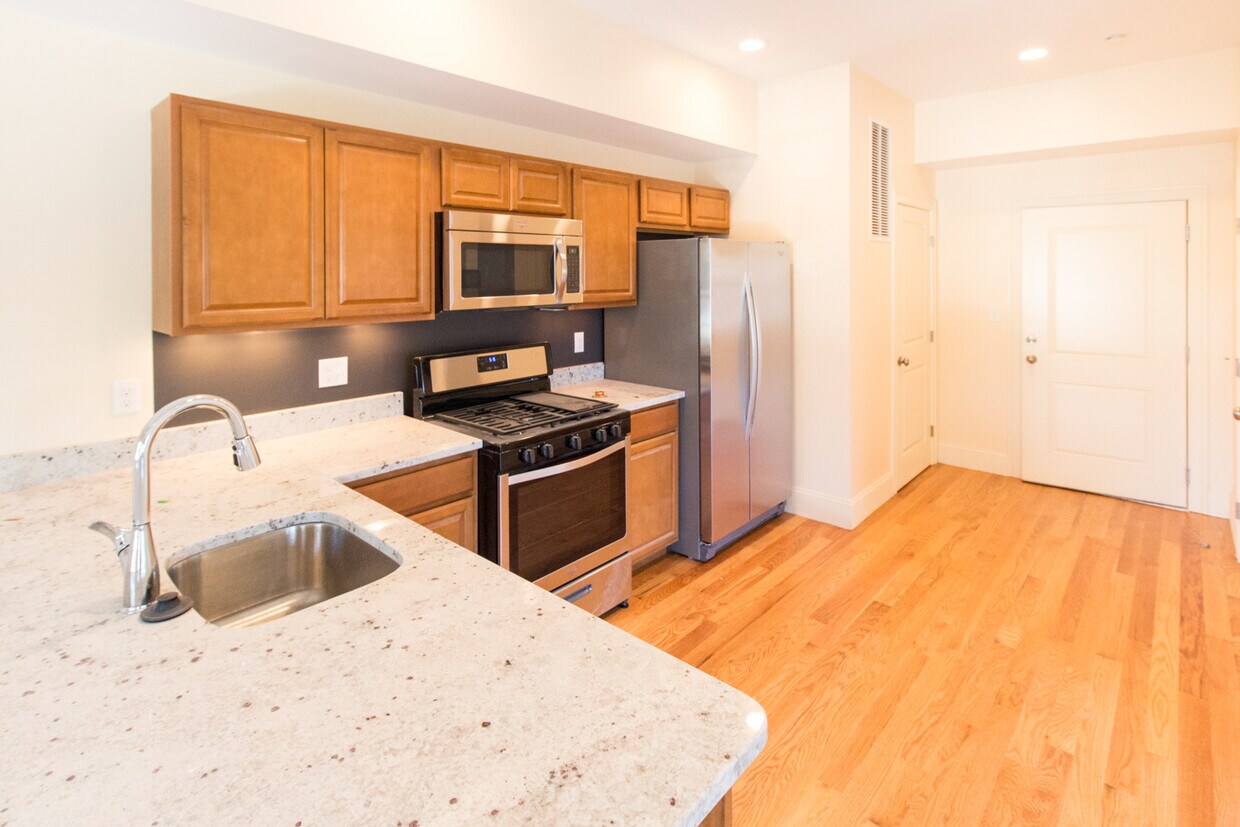 5165 Washington St Unit 3, Boston, MA 02132 Apartments in Boston, MA