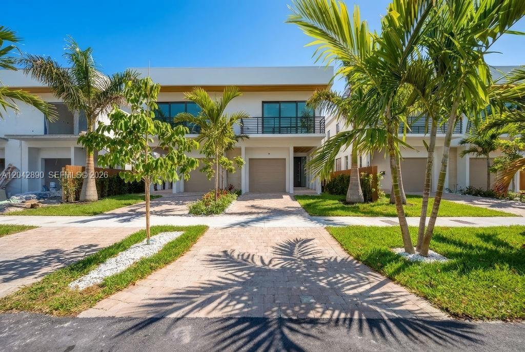 Northeast 16th Terrace, Fort Lauderdale, FL 33304 - 3 BR 3.5 BA townhouse - Northeast 16th Terrace, Fort Lauderdale, FL 33304 - 3 BR 3.5 BA townhouse