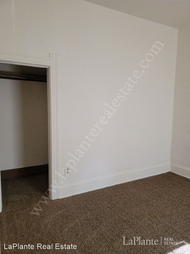 Building Photo - 4 br, 1 bath House - 12 West Park Street 1