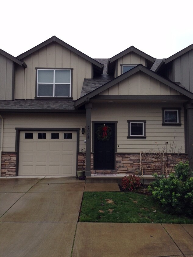 Building Photo - 2068 NW Kale Way