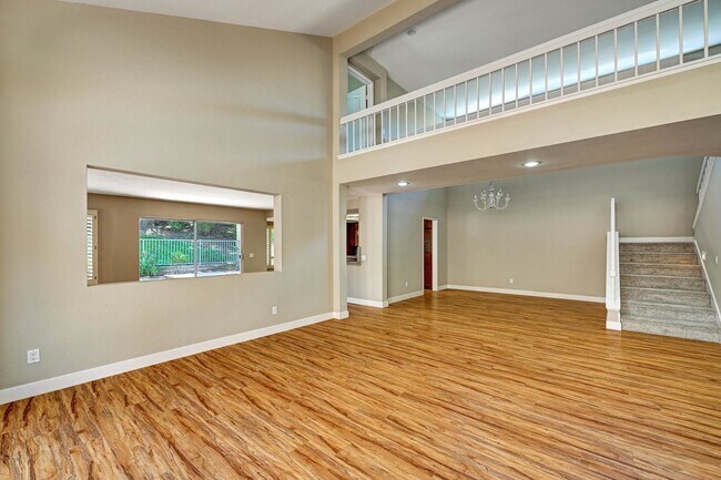 Foto del edificio - Beautiful Large 4 Bedrooms, 3 Baths in Bernardo Heights