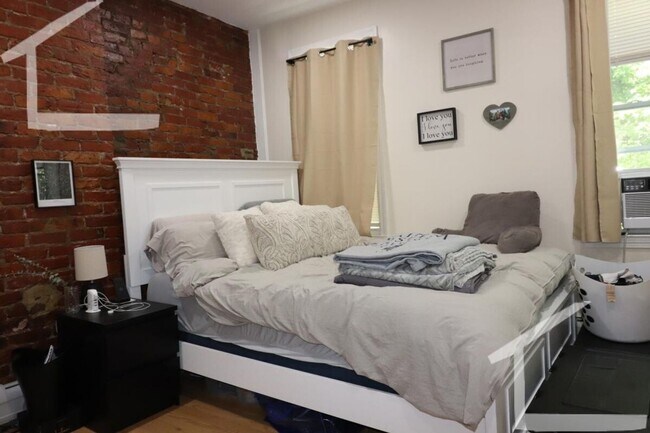 Photo - HOT BROOKLINE LISTING!!!!! House