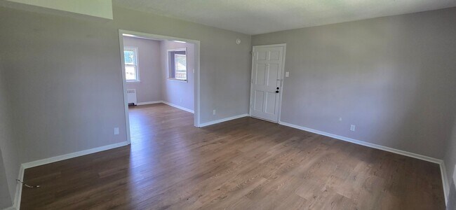 Building Photo - "Chic 1-Bedroom Condo: Your Ideal Home in ...