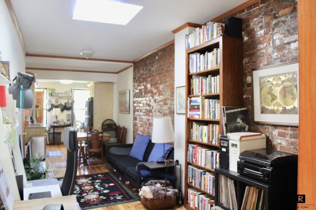 Building Photo - 675 Union Street