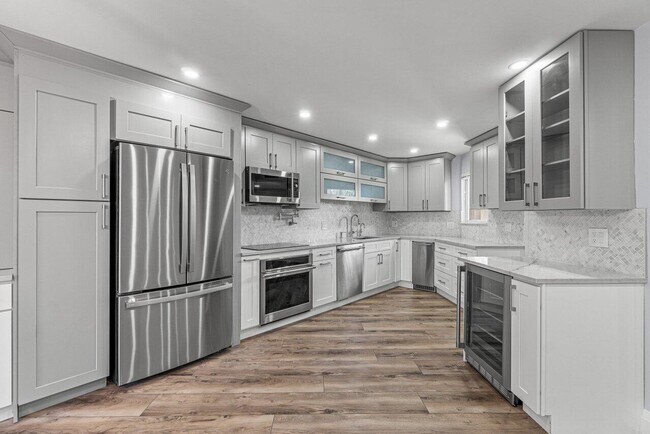 Building Photo - 5900 Camino Del Sol