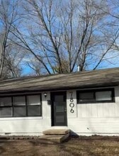 Building Photo - 7806 E 113th St