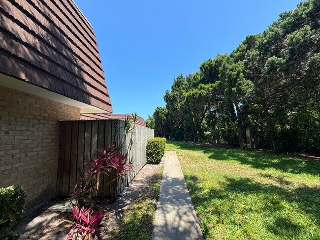Foto del edificio - 2110 21st Ln