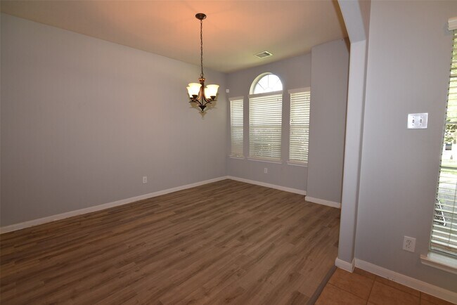 Building Photo - 7927 Cardinal Landing Ln