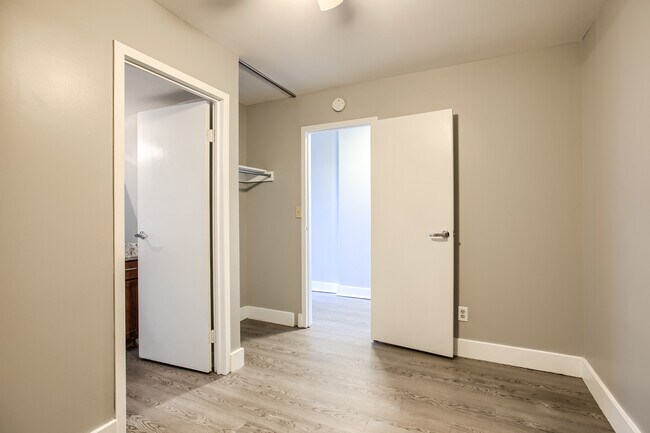 Foto del edificio - 600 E 8th St