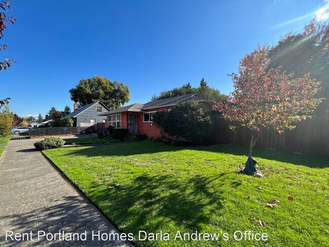 Building Photo - 3 br, 1 bath House - 10810 NE Hancock St