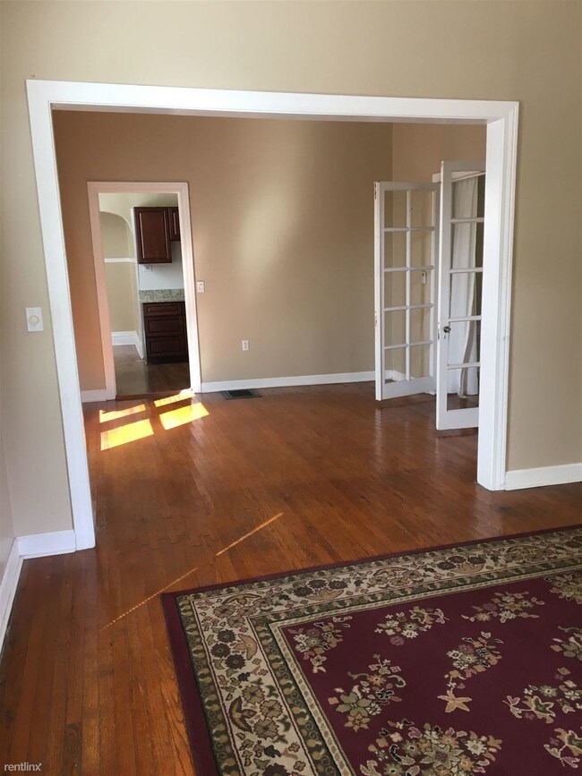 Foto del edificio - 2 br, 1 bath Duplex - 121 College Pl Duplex