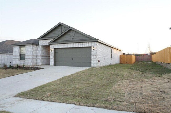 Building Photo - 1823 Dahlia Way