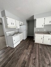 Building Photo - 5437-5439 N Linwood Ave