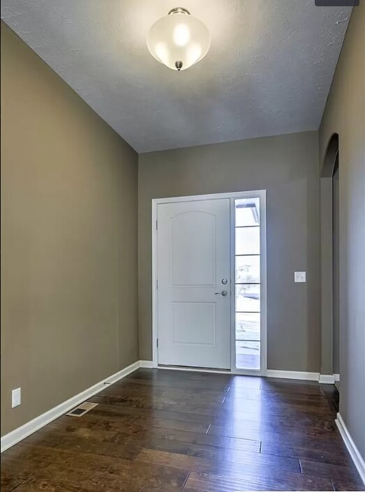 Primary Photo - 17105 Emmet St