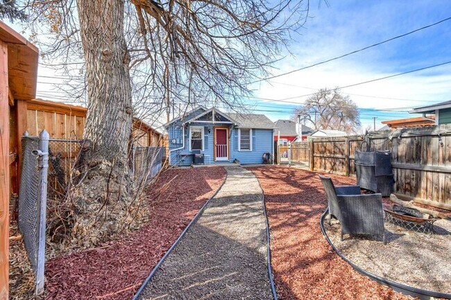 Building Photo - 3989 Zenobia St
