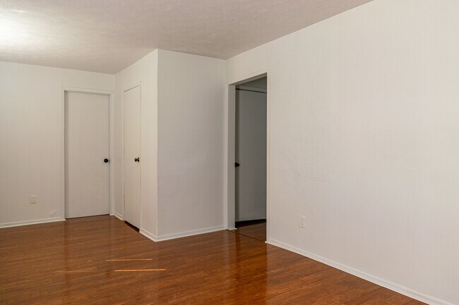 Foto del edificio - 3541 Blackstone Ave