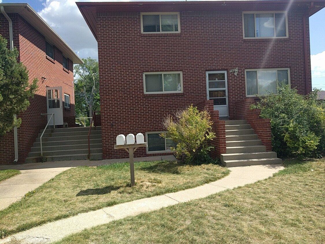 Front of Building - 1843 Fremont Ave