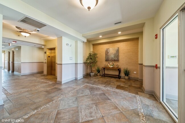 Building Photo - 9864 Leland Ave