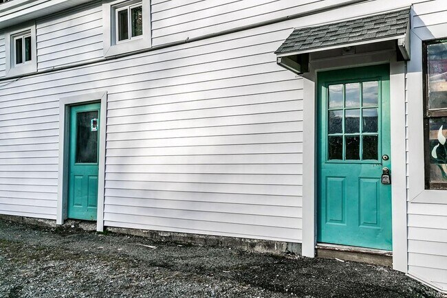 Building Photo - 4527 Apulia Rd