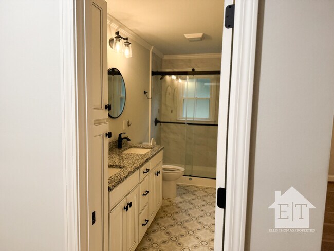 Foto del edificio - 478 Munns Mill Rd