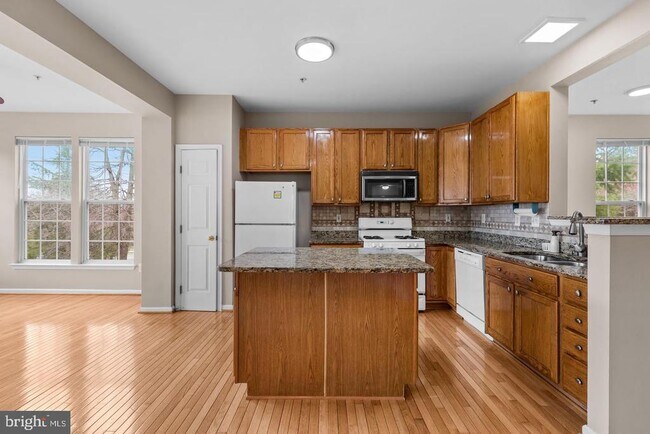 Foto del edificio - 2133 Bexley Dr